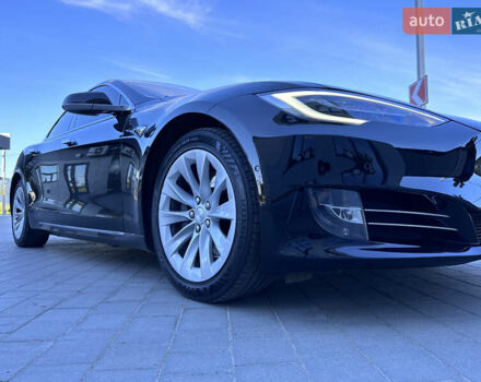 Черный Тесла Модель С, объемом двигателя 0 л и пробегом 150 тыс. км за 23333 $, фото 40 на Automoto.ua