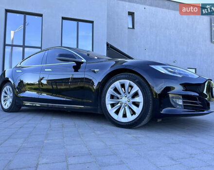 Черный Тесла Модель С, объемом двигателя 0 л и пробегом 150 тыс. км за 23333 $, фото 1 на Automoto.ua