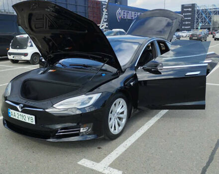 Черный Тесла Модель С, объемом двигателя 0 л и пробегом 56 тыс. км за 16200 $, фото 9 на Automoto.ua