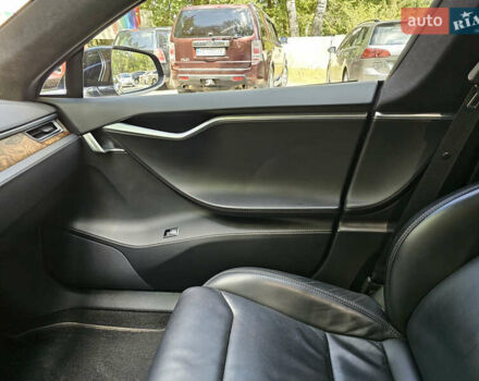 Чорний Тесла Модель С, об'ємом двигуна 0 л та пробігом 120 тис. км за 18900 $, фото 61 на Automoto.ua