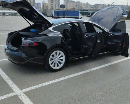 Черный Тесла Модель С, объемом двигателя 0 л и пробегом 56 тыс. км за 16200 $, фото 3 на Automoto.ua