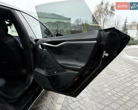 Черный Тесла Модель С, объемом двигателя 0 л и пробегом 292 тыс. км за 16000 $, фото 42 на Automoto.ua