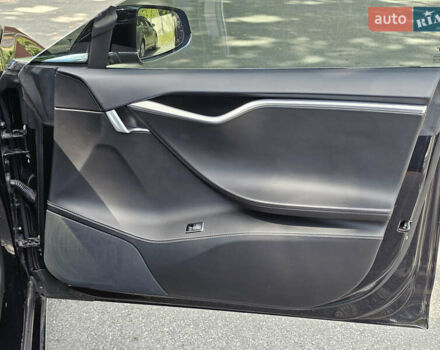 Чорний Тесла Модель С, об'ємом двигуна 0 л та пробігом 120 тис. км за 18900 $, фото 78 на Automoto.ua