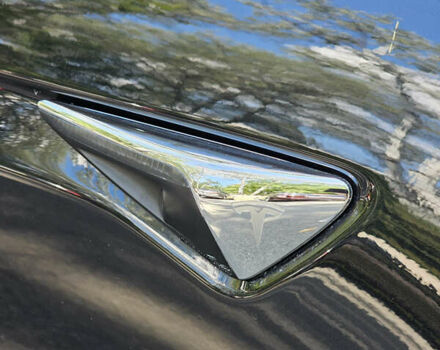 Чорний Тесла Модель С, об'ємом двигуна 0 л та пробігом 120 тис. км за 18900 $, фото 91 на Automoto.ua