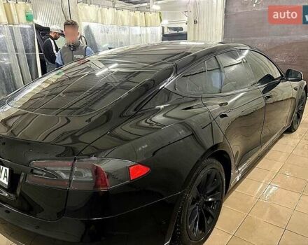 Черный Тесла Модель С, объемом двигателя 0 л и пробегом 130 тыс. км за 20500 $, фото 3 на Automoto.ua