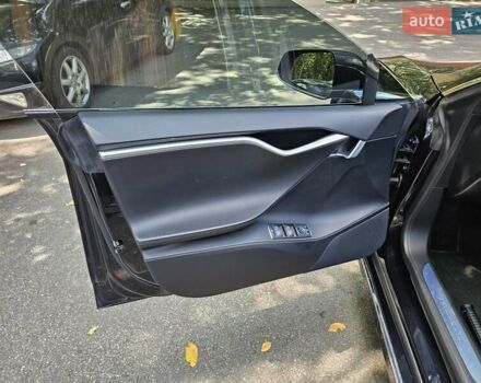 Тесла Модель С 2017 у Дніпро (Дніпропетровську) на Automoto.ua Чорний Тесла Модель С, об'ємом двигуна 0 л та пробігом 118 тис. км за 17500 $, фото 19 на Automoto.ua