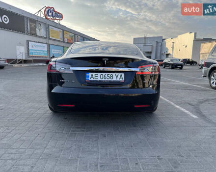 Черный Тесла Модель С, объемом двигателя 0 л и пробегом 44 тыс. км за 23000 $, фото 30 на Automoto.ua