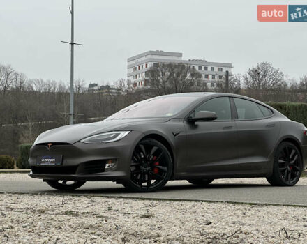 Черный Тесла Модель С, объемом двигателя 0 л и пробегом 112 тыс. км за 27500 $, фото 1 на Automoto.ua