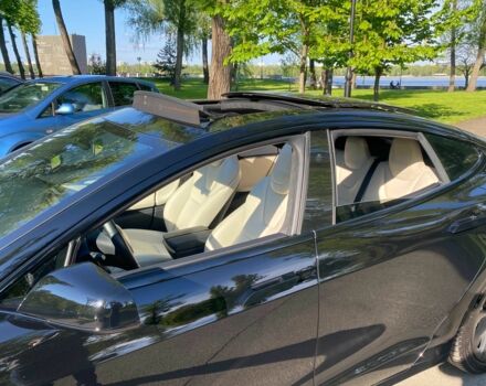 Чорний Тесла Модель С, об'ємом двигуна 0 л та пробігом 70 тис. км за 28900 $, фото 10 на Automoto.ua