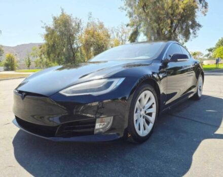 Черный Тесла Модель С, объемом двигателя 0 л и пробегом 35 тыс. км за 10000 $, фото 2 на Automoto.ua