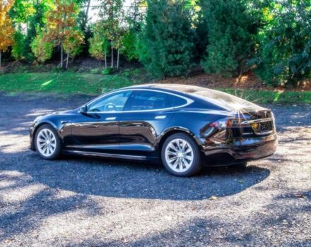 Черный Тесла Модель С, объемом двигателя 0 л и пробегом 41 тыс. км за 16700 $, фото 4 на Automoto.ua