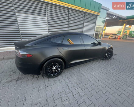 Черный Тесла Модель С, объемом двигателя 0 л и пробегом 136 тыс. км за 18650 $, фото 2 на Automoto.ua