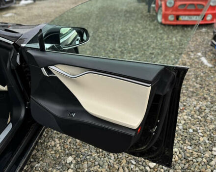 Чорний Тесла Модель С, об'ємом двигуна 0 л та пробігом 147 тис. км за 23999 $, фото 27 на Automoto.ua