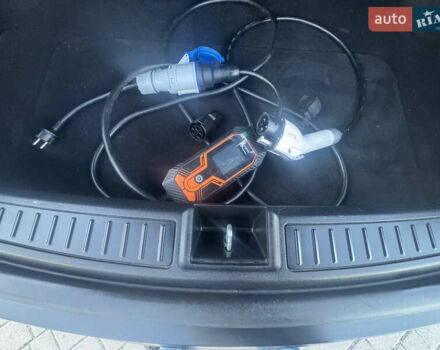 Черный Тесла Модель С, объемом двигателя 0 л и пробегом 136 тыс. км за 18650 $, фото 89 на Automoto.ua