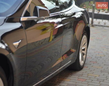 Черный Тесла Модель С, объемом двигателя 0 л и пробегом 98 тыс. км за 27000 $, фото 12 на Automoto.ua