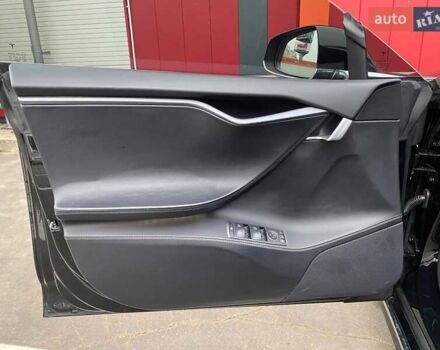 Чорний Тесла Модель С, об'ємом двигуна 0 л та пробігом 227 тис. км за 19999 $, фото 16 на Automoto.ua