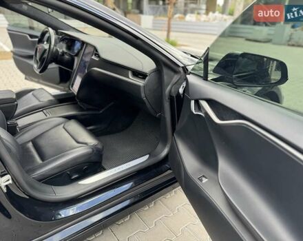 Черный Тесла Модель С, объемом двигателя 0 л и пробегом 52 тыс. км за 29999 $, фото 30 на Automoto.ua