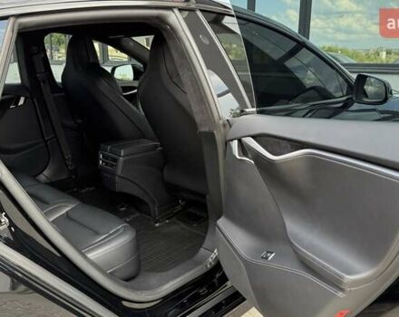 Черный Тесла Модель С, объемом двигателя 0 л и пробегом 44 тыс. км за 35500 $, фото 48 на Automoto.ua