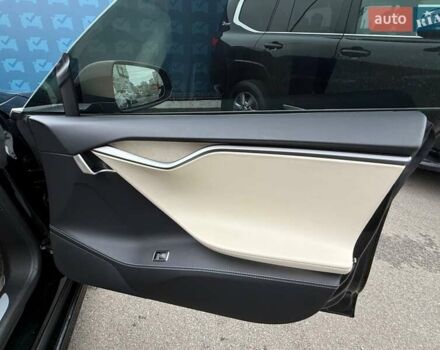 Черный Тесла Модель С, объемом двигателя 0 л и пробегом 101 тыс. км за 28000 $, фото 73 на Automoto.ua