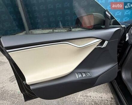 Чорний Тесла Модель С, об'ємом двигуна 0 л та пробігом 101 тис. км за 25499 $, фото 25 на Automoto.ua