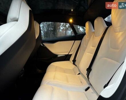 Черный Тесла Модель С, объемом двигателя 0 л и пробегом 64 тыс. км за 21490 $, фото 17 на Automoto.ua