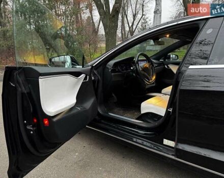 Черный Тесла Модель С, объемом двигателя 0 л и пробегом 64 тыс. км за 21490 $, фото 15 на Automoto.ua
