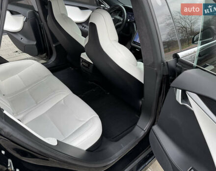 Черный Тесла Модель С, объемом двигателя 0 л и пробегом 98 тыс. км за 24900 $, фото 41 на Automoto.ua