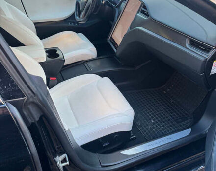 Чорний Тесла Модель С, об'ємом двигуна 0 л та пробігом 120 тис. км за 29500 $, фото 5 на Automoto.ua