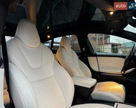 Черный Тесла Модель С, объемом двигателя 0 л и пробегом 64 тыс. км за 21490 $, фото 20 на Automoto.ua