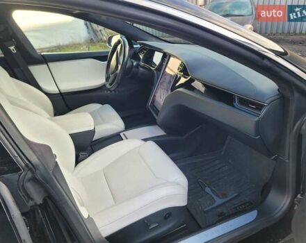 Черный Тесла Модель С, объемом двигателя 0 л и пробегом 64 тыс. км за 21000 $, фото 5 на Automoto.ua