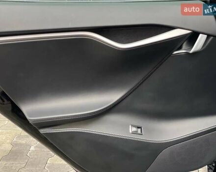 Черный Тесла Модель С, объемом двигателя 0 л и пробегом 71 тыс. км за 26790 $, фото 52 на Automoto.ua