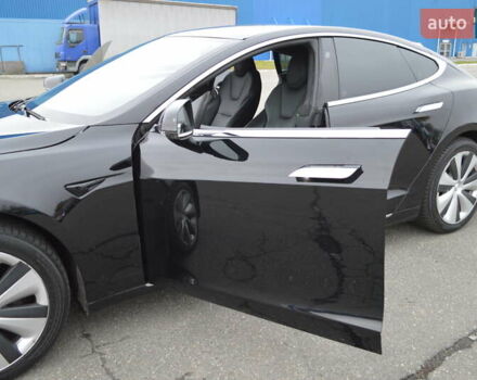 Черный Тесла Модель С, объемом двигателя 0 л и пробегом 110 тыс. км за 32999 $, фото 19 на Automoto.ua