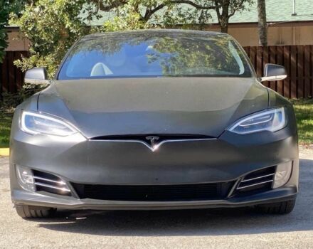 Черный Тесла Модель С, объемом двигателя 0 л и пробегом 38 тыс. км за 22600 $, фото 1 на Automoto.ua