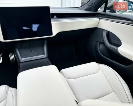 Черный Тесла Модель С, объемом двигателя 0 л и пробегом 42 тыс. км за 65555 $, фото 24 на Automoto.ua