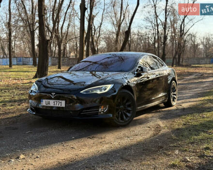 Черный Тесла Модель С, объемом двигателя 0 л и пробегом 45 тыс. км за 34900 $, фото 1 на Automoto.ua