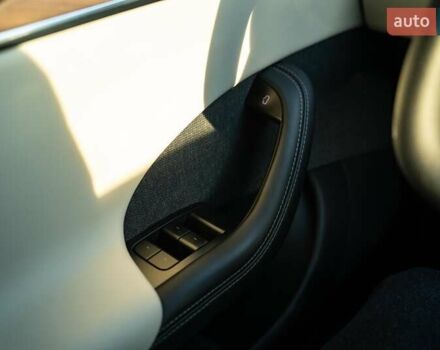 Чорний Тесла Модель С, об'ємом двигуна 0.5 л та пробігом 23 тис. км за 42500 $, фото 17 на Automoto.ua