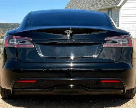 Черный Тесла Модель С, объемом двигателя 0 л и пробегом 16 тыс. км за 18500 $, фото 3 на Automoto.ua