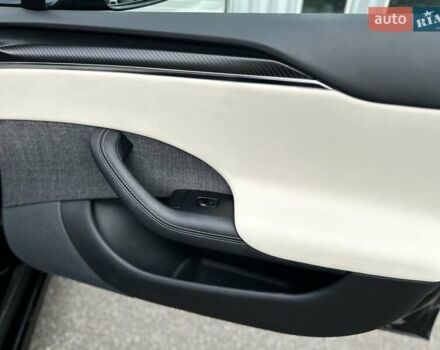 Черный Тесла Модель С, объемом двигателя 0 л и пробегом 42 тыс. км за 65555 $, фото 28 на Automoto.ua