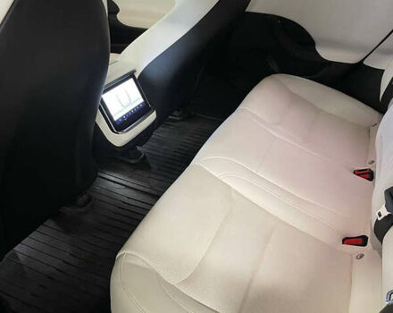 Черный Тесла Модель С, объемом двигателя 0 л и пробегом 50 тыс. км за 35999 $, фото 10 на Automoto.ua