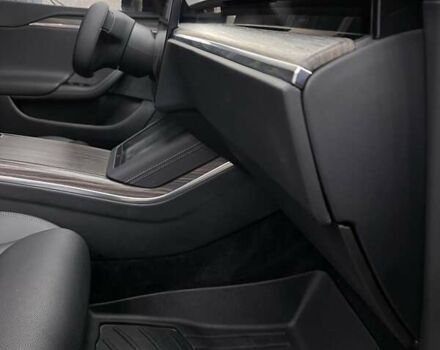 Черный Тесла Модель С, объемом двигателя 0 л и пробегом 45 тыс. км за 41500 $, фото 26 на Automoto.ua