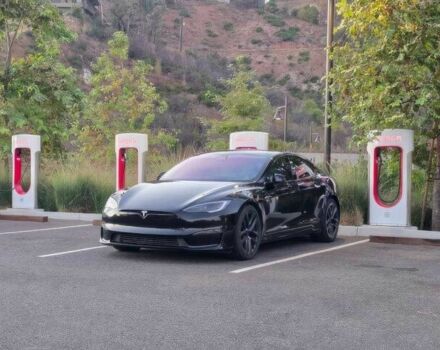 Черный Тесла Модель С, объемом двигателя 0 л и пробегом 18 тыс. км за 23900 $, фото 2 на Automoto.ua