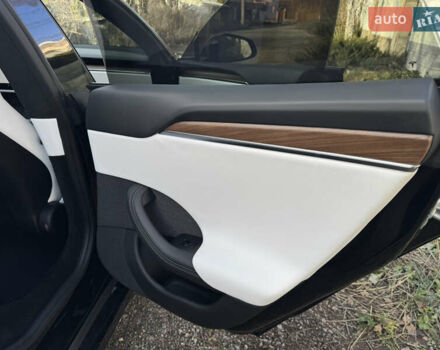 Черный Тесла Модель С, объемом двигателя 0 л и пробегом 55 тыс. км за 36500 $, фото 11 на Automoto.ua