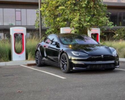 Черный Тесла Модель С, объемом двигателя 0 л и пробегом 18 тыс. км за 23900 $, фото 1 на Automoto.ua