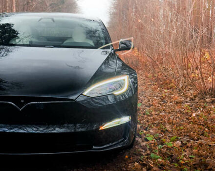 Черный Тесла Модель С, объемом двигателя 0 л и пробегом 32 тыс. км за 44000 $, фото 3 на Automoto.ua