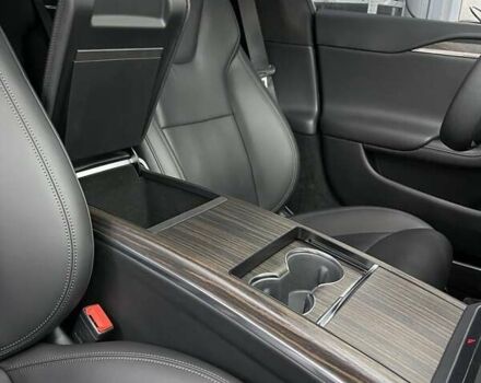 Черный Тесла Модель С, объемом двигателя 0 л и пробегом 45 тыс. км за 41500 $, фото 30 на Automoto.ua