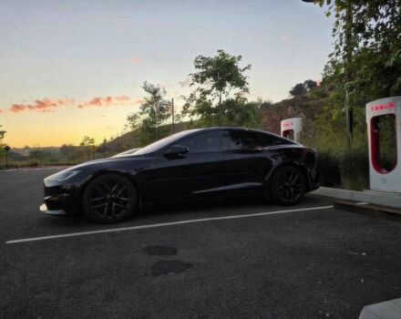 Черный Тесла Модель С, объемом двигателя 0 л и пробегом 18 тыс. км за 23900 $, фото 5 на Automoto.ua