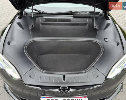 Черный Тесла Модель С, объемом двигателя 0 л и пробегом 1 тыс. км за 49600 $, фото 83 на Automoto.ua