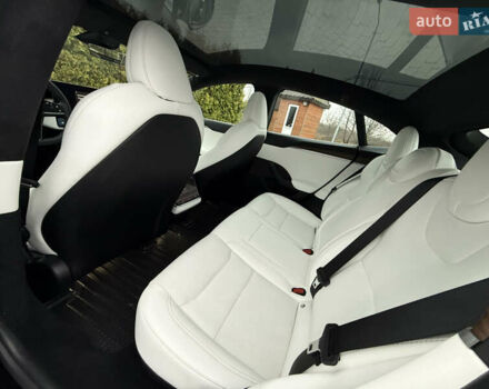 Черный Тесла Модель С, объемом двигателя 0 л и пробегом 1 тыс. км за 49600 $, фото 61 на Automoto.ua