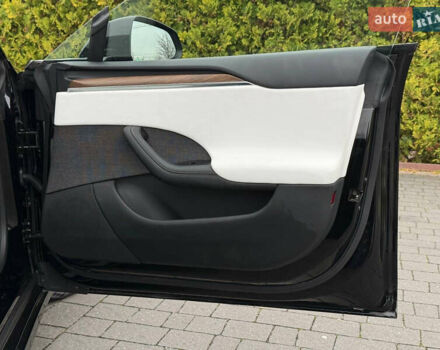 Черный Тесла Модель С, объемом двигателя 0 л и пробегом 1 тыс. км за 48600 $, фото 46 на Automoto.ua