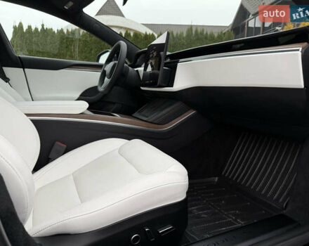 Черный Тесла Модель С, объемом двигателя 0 л и пробегом 1 тыс. км за 49600 $, фото 45 на Automoto.ua